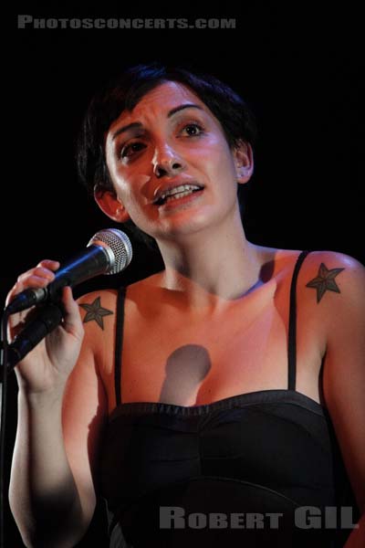 LAURA LOPEZ CASTRO - 2006-11-22 - PARIS - Cafe de la Danse - 